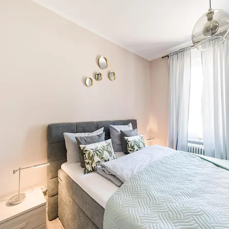Modern With Terrace דירה