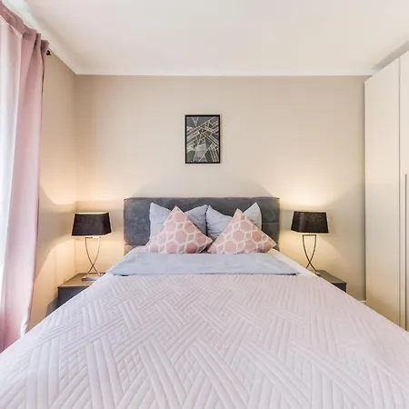 Modern With Terrace באד כמברג